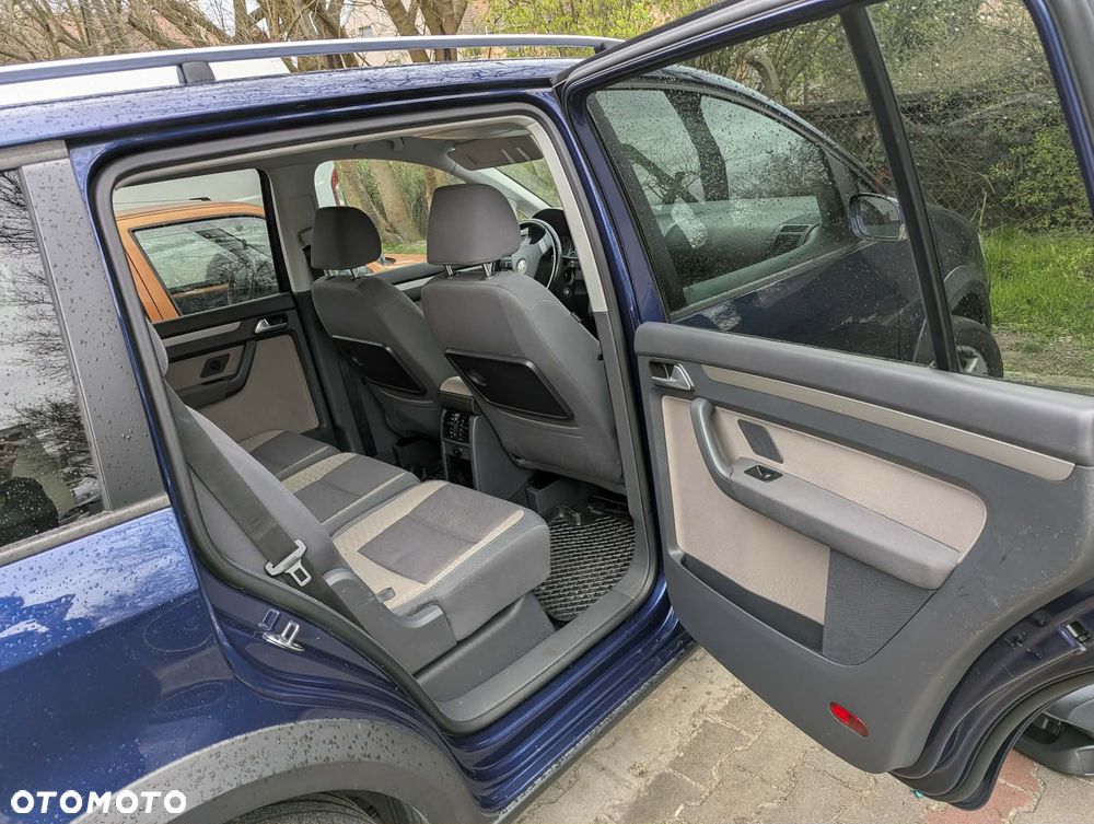 Volkswagen Touran 1.9 TDI DPF DSG Cross - 9