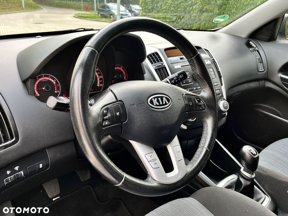 Kia Ceed 1.4 CVVT Attract - 27