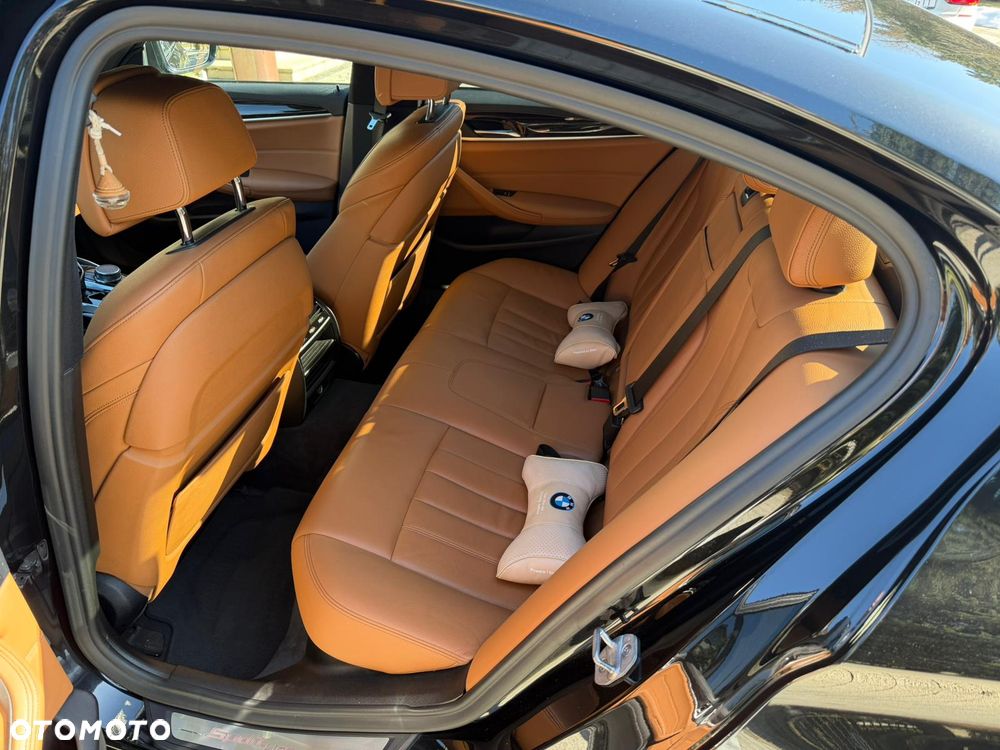 BMW Seria 5 530i xDrive Sport Line - 13