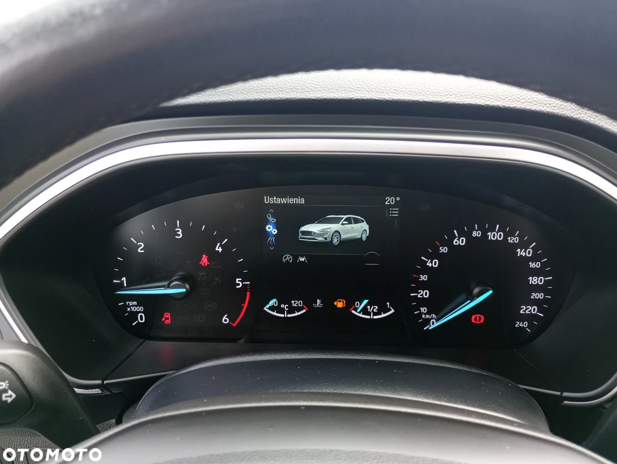 Ford Focus 1.5 EcoBlue Start-Stopp-System COOL&CONNECT DESIGN - 18