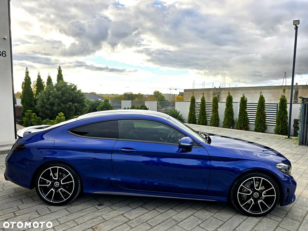 Mercedes-Benz Klasa C 300 4Matic 9G-TRONIC - 34