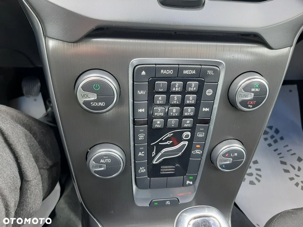 Volvo V40 D2 Momentum - 16