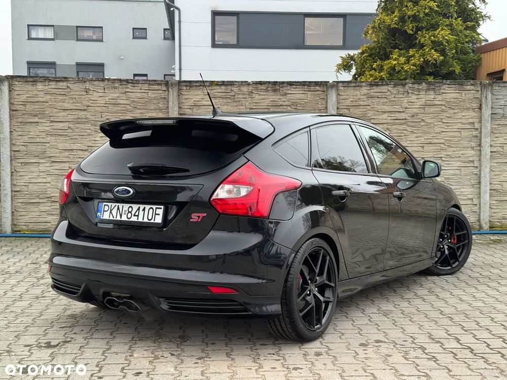 Ford Focus ST - 10