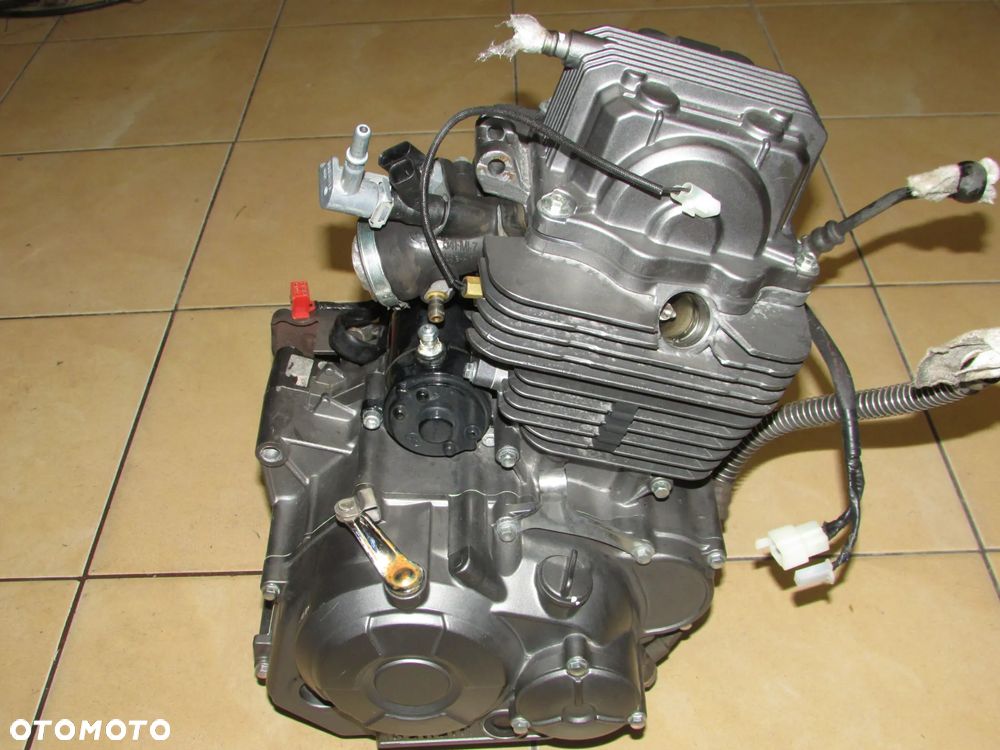 Benelli BN 125 silnik engine motor - 2
