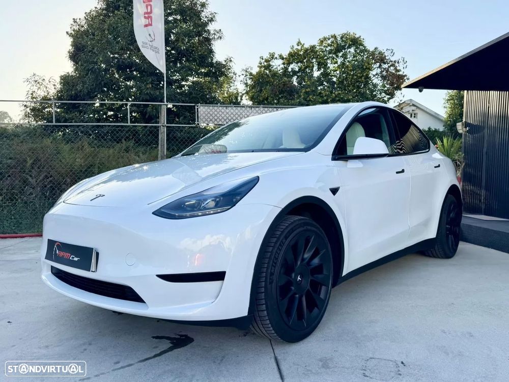 Tesla Model Y - 2