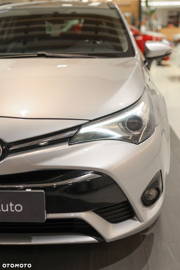 Toyota Avensis - 22