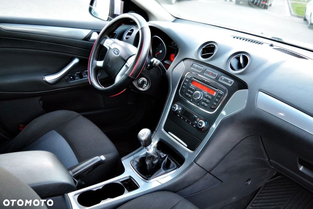 Ford Mondeo 2.0 TDCi Ambiente - 6