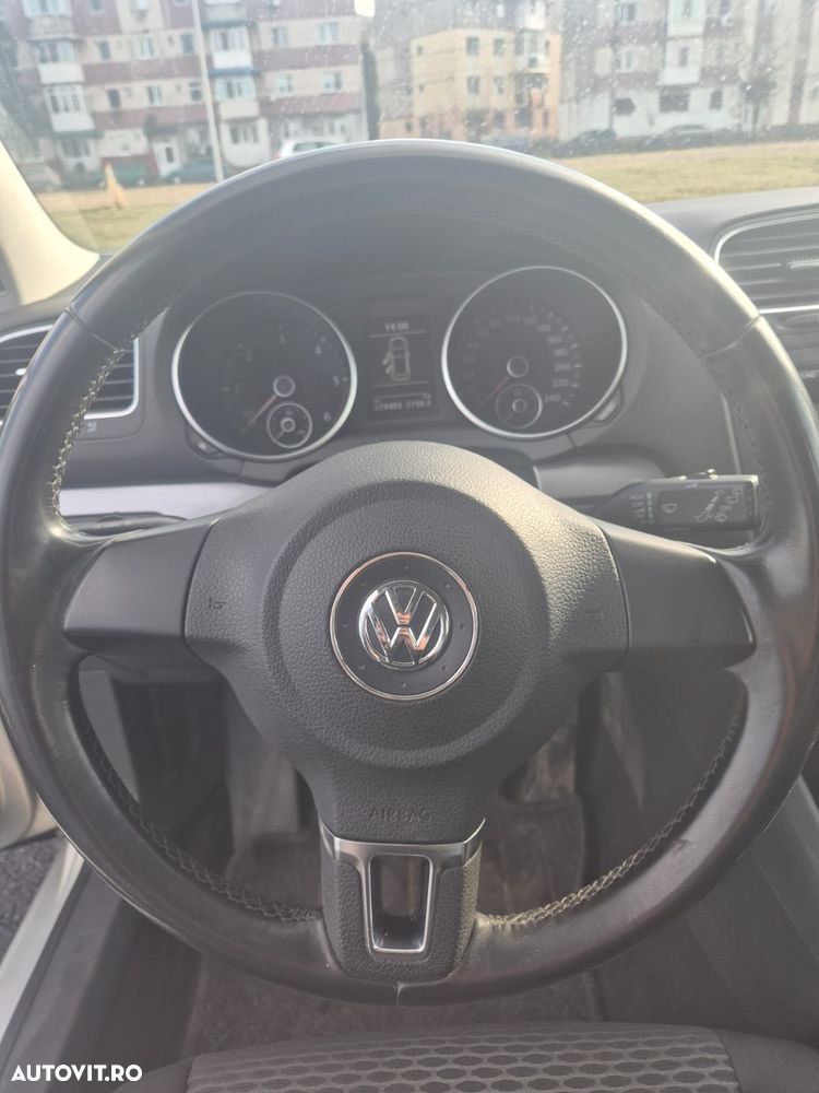 Volkswagen Golf 1.6 TDI DPF BlueMotion - 23