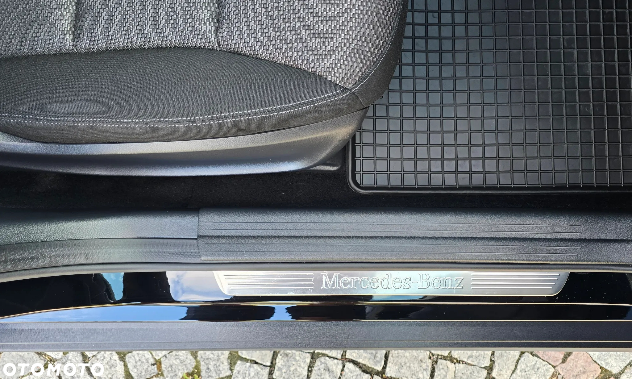 Mercedes-Benz GLA 180 - 21