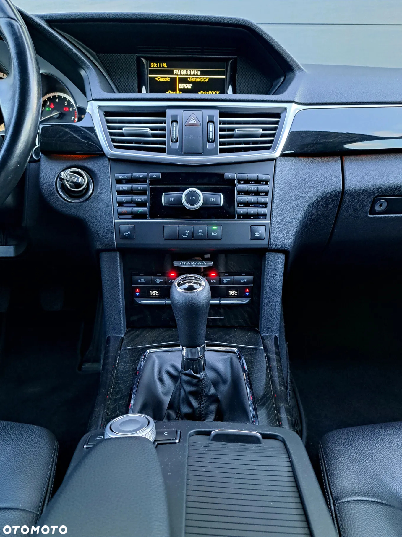 Mercedes-Benz Klasa E 200 CGI BlueEffICIENCY Avantgarde - 8