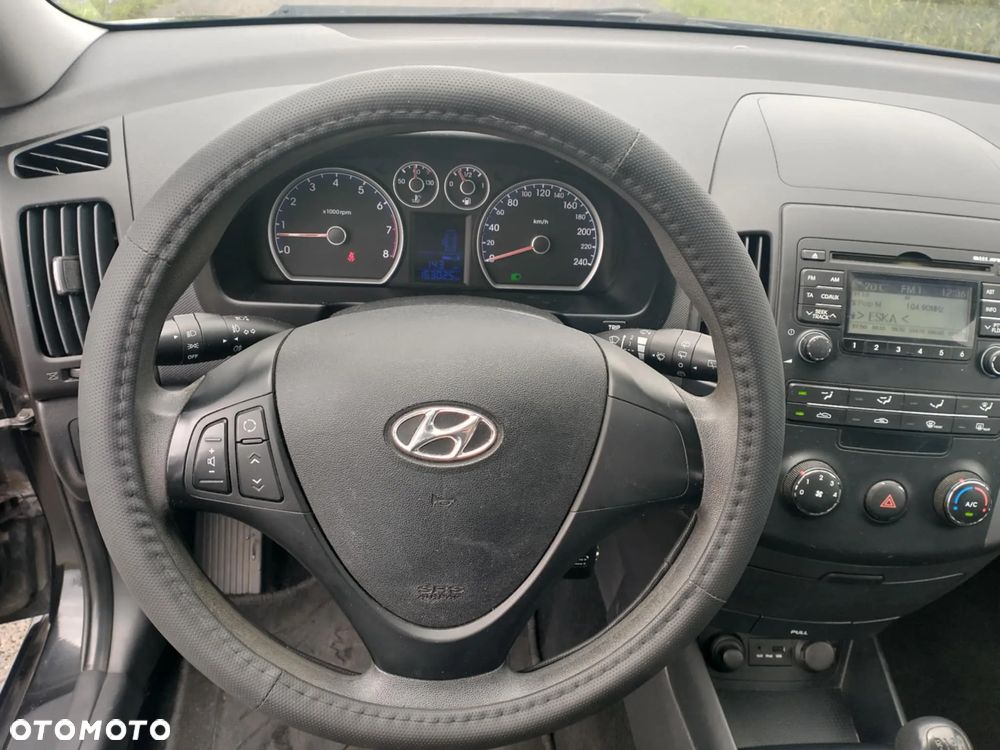 Hyundai i30 1.4 Base - 21