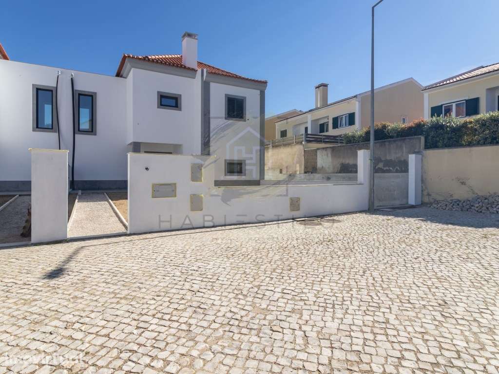 Moradias novas situadas na zona histórica de Azeitão - Grande imagem: 2/41