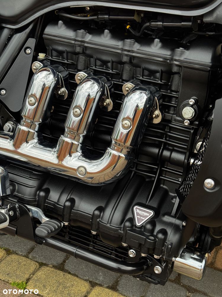 Triumph Inny - 4