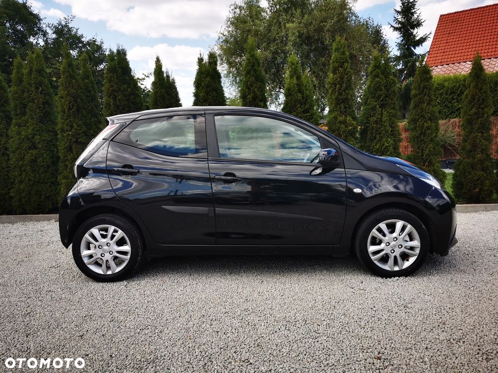 Toyota Aygo x-wave - 9