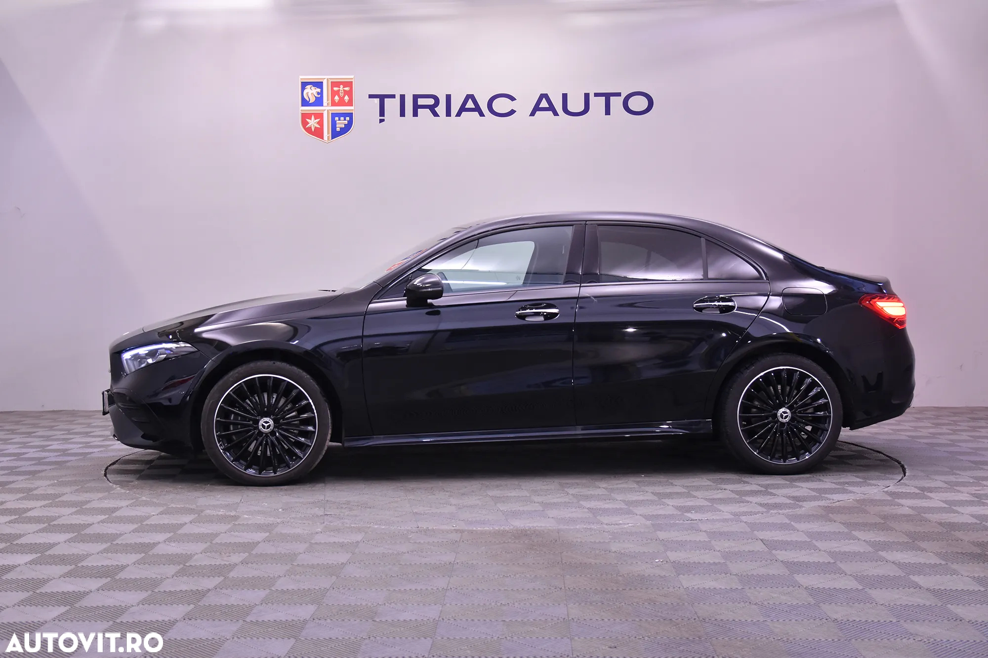 Mercedes-Benz A 250 e Aut. - 2
