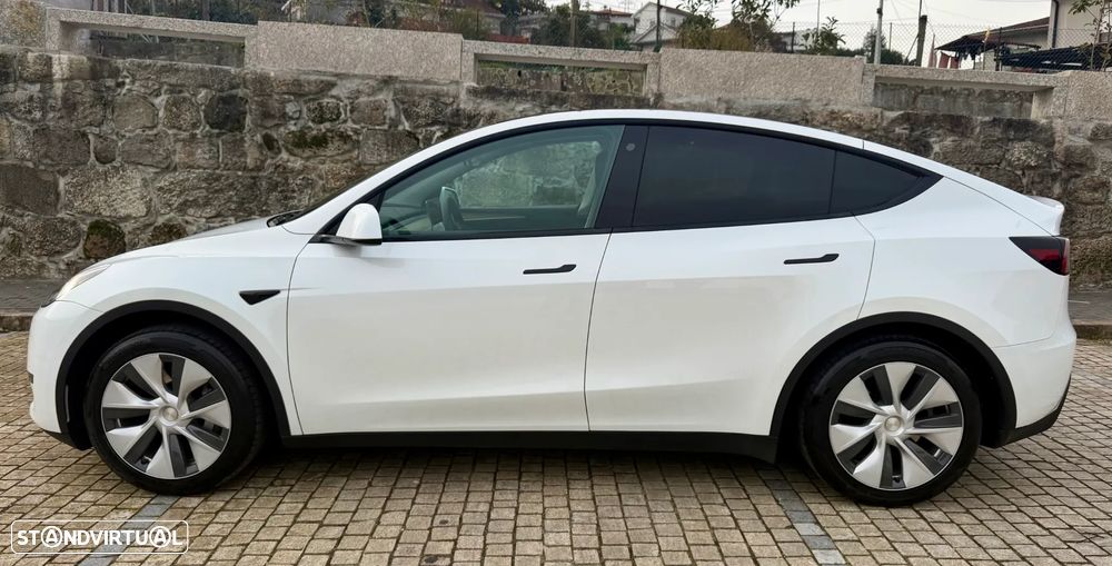 Tesla Model Y RWD - 2