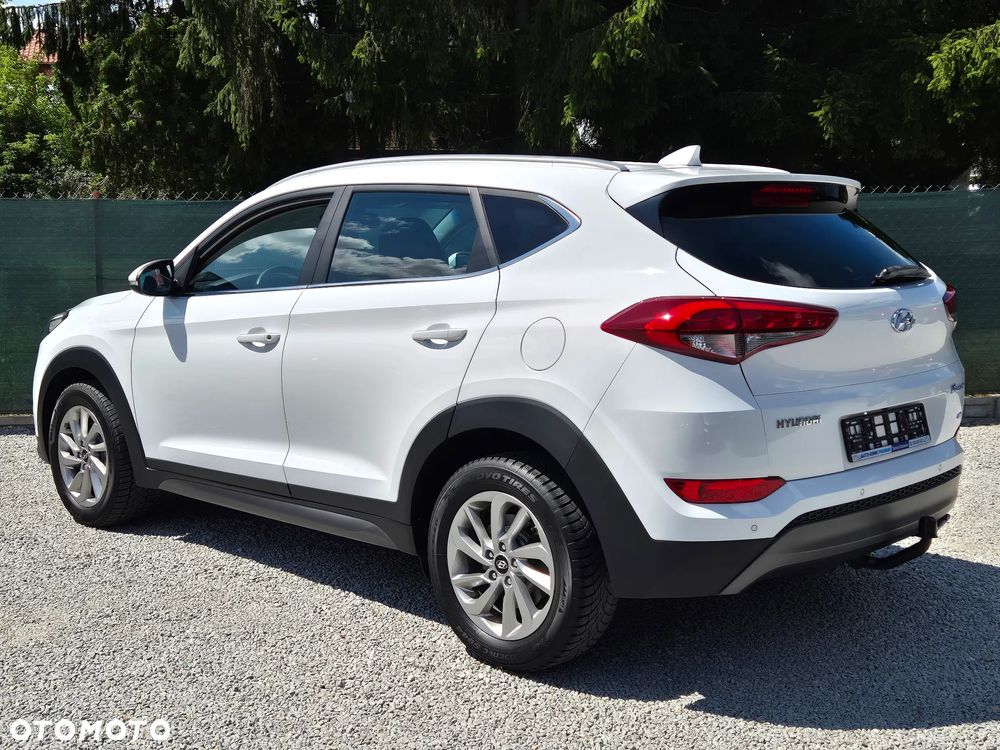 Hyundai Tucson 2.0 CRDI 4WD Automatik Style - 25