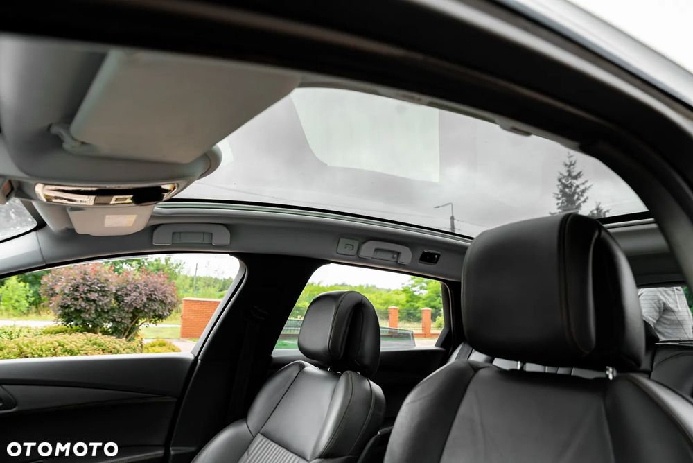 Peugeot 508 RXH Hybrid4 - 28