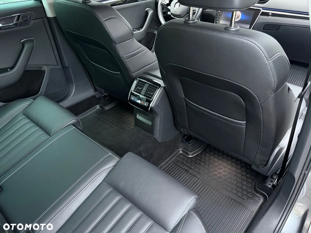 Skoda Superb 2.0 TDI SCR 4x4 L&K DSG - 19