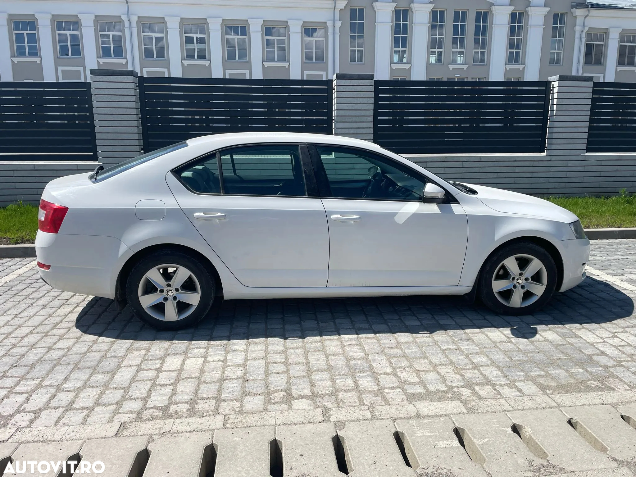 Skoda Octavia 1.6 TDI AMBITION - 3