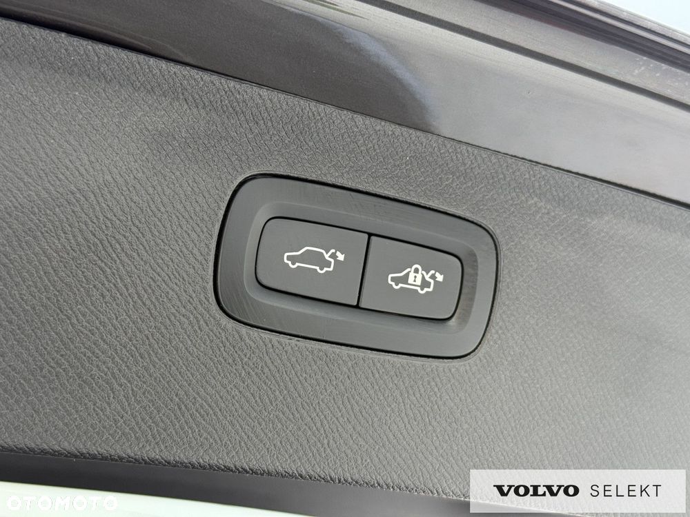 Volvo XC 90 - 40