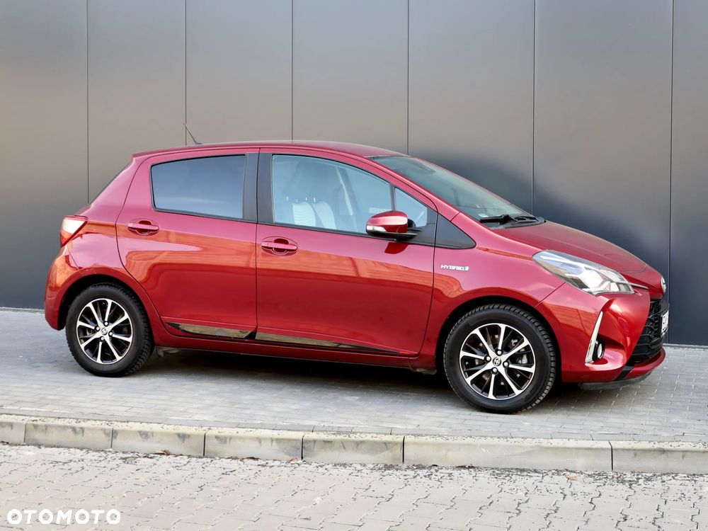 Toyota Yaris Hybrid 100 Premium EU6 - 5