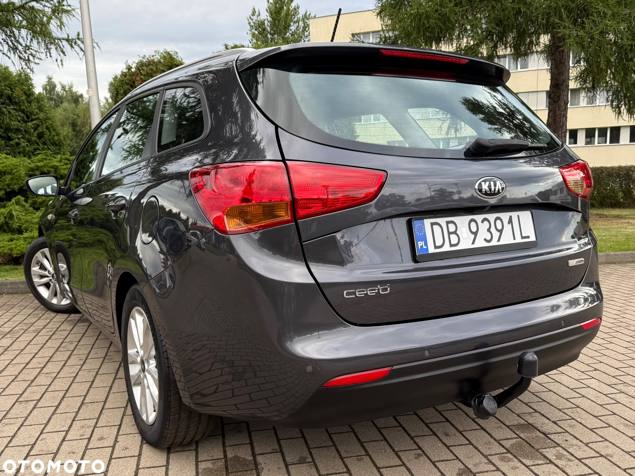 Kia Ceed 1.6 GDI Dream-Team Edition - 17