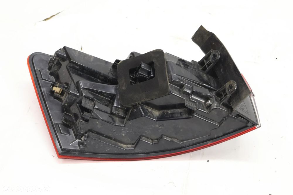 Skoda Superb III lampa tył prawa 3V9945208C lift - 2