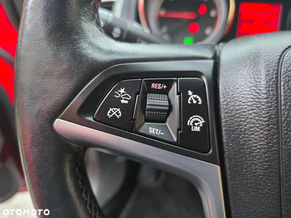 Opel Astra 2.0 CDTI Cosmo - 33