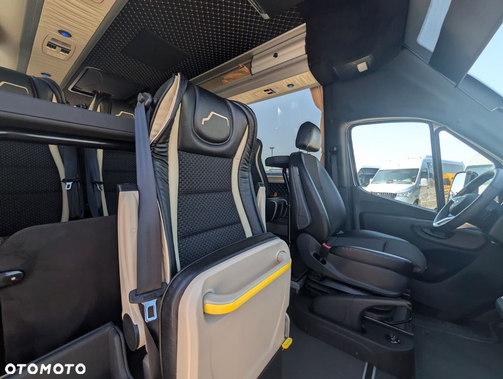 Mercedes-Benz Sprinter 519 - 22