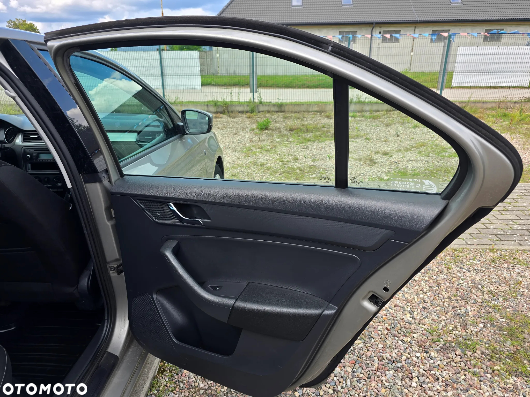 Skoda RAPID 1.2 TSI Ambition Max - 11