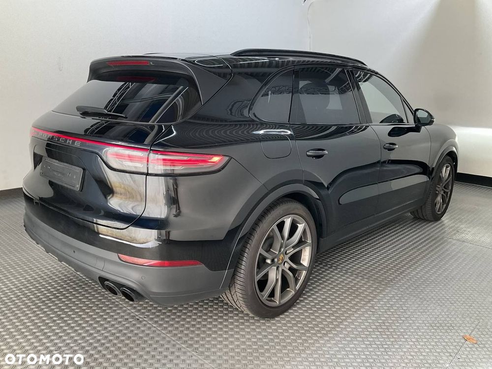 Porsche Cayenne Platinum Edition - 10