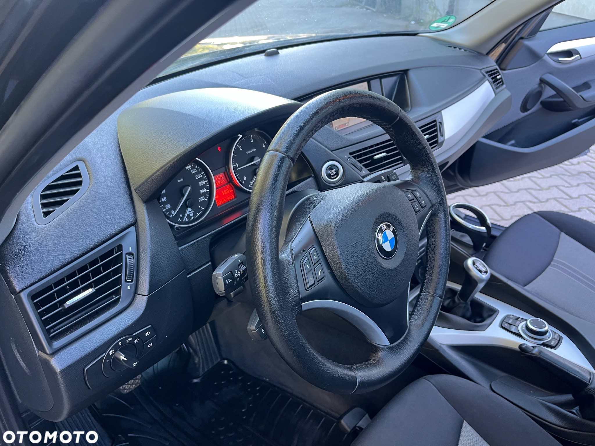 BMW X1 sDrive18d - 11