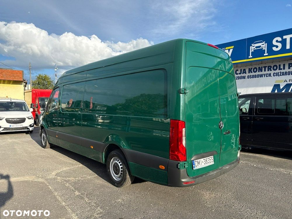 Mercedes-Benz Sprinter - 4