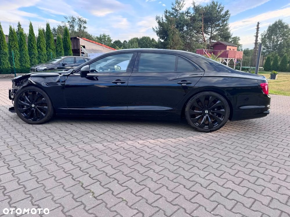 Bentley Flying Spur - 12