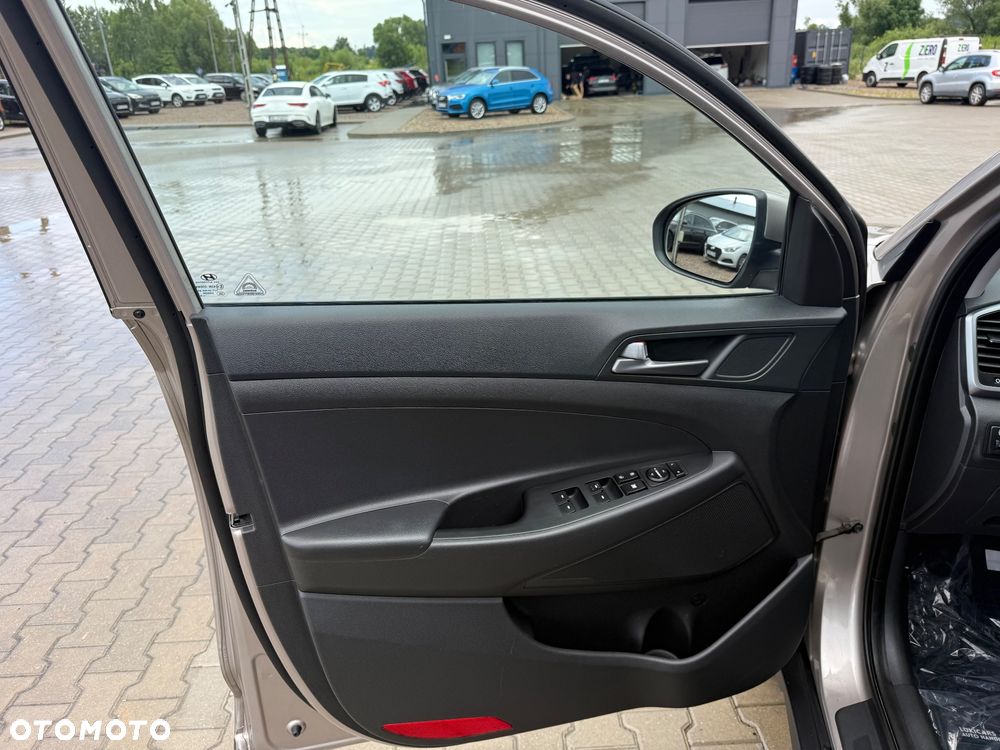 Hyundai Tucson blue 1.7 CRDi 2WD Style - 23