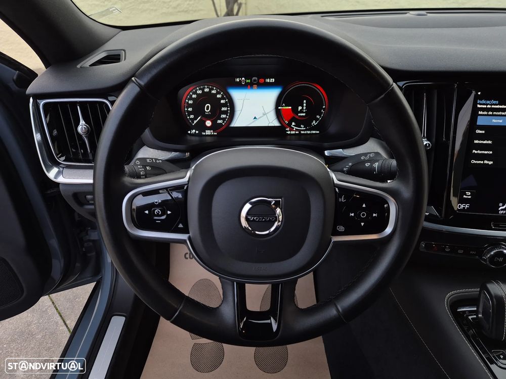 Volvo V60 2.0 T6 AWD TE R-Design - 18