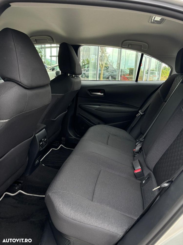 Toyota Corolla 1.8 HSD Business - 8