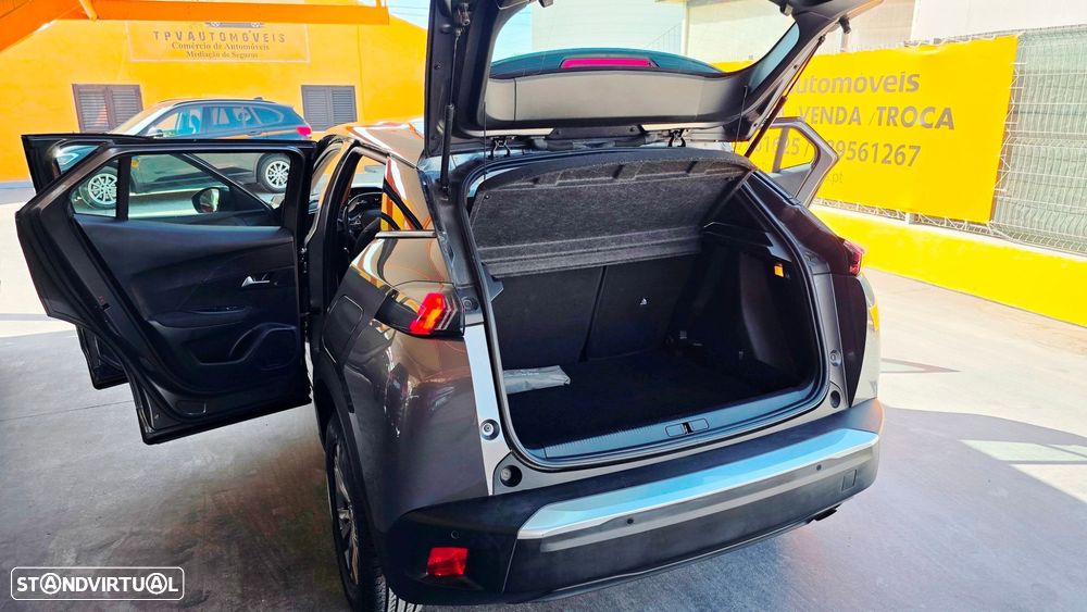 Peugeot 2008 1.2 PureTech Active Pack - 12