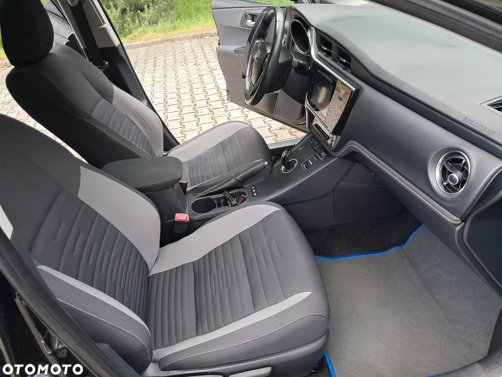 Toyota Auris - 16