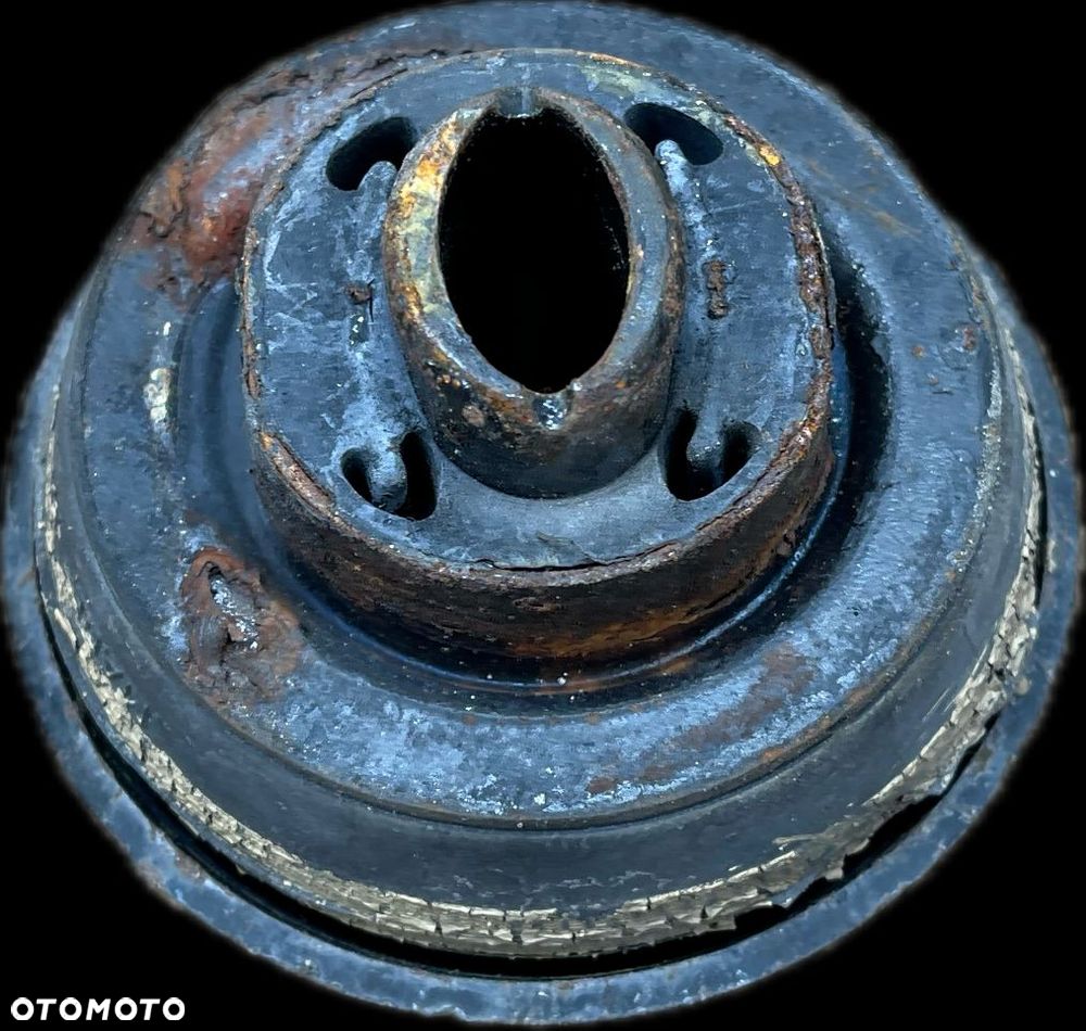 P8 GMC YUKON XL DENALI IV 2015 - 6.2 V8 ŁAPA PODUSZKA SILNIKA OE GM - 3