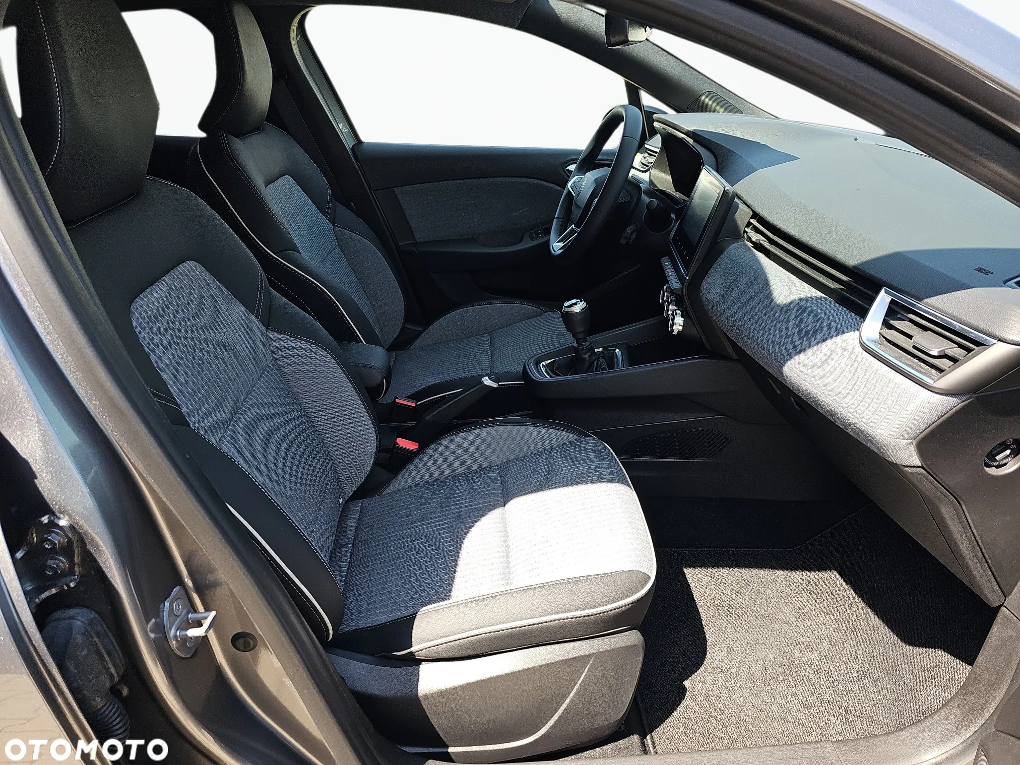 Renault Clio 1.0 TCe Techno - 16