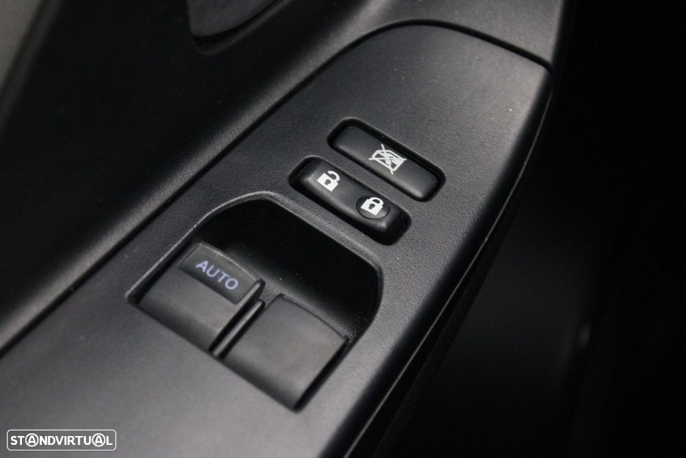 Toyota Yaris 1.0 VVT-i Comfort — fotografia 30