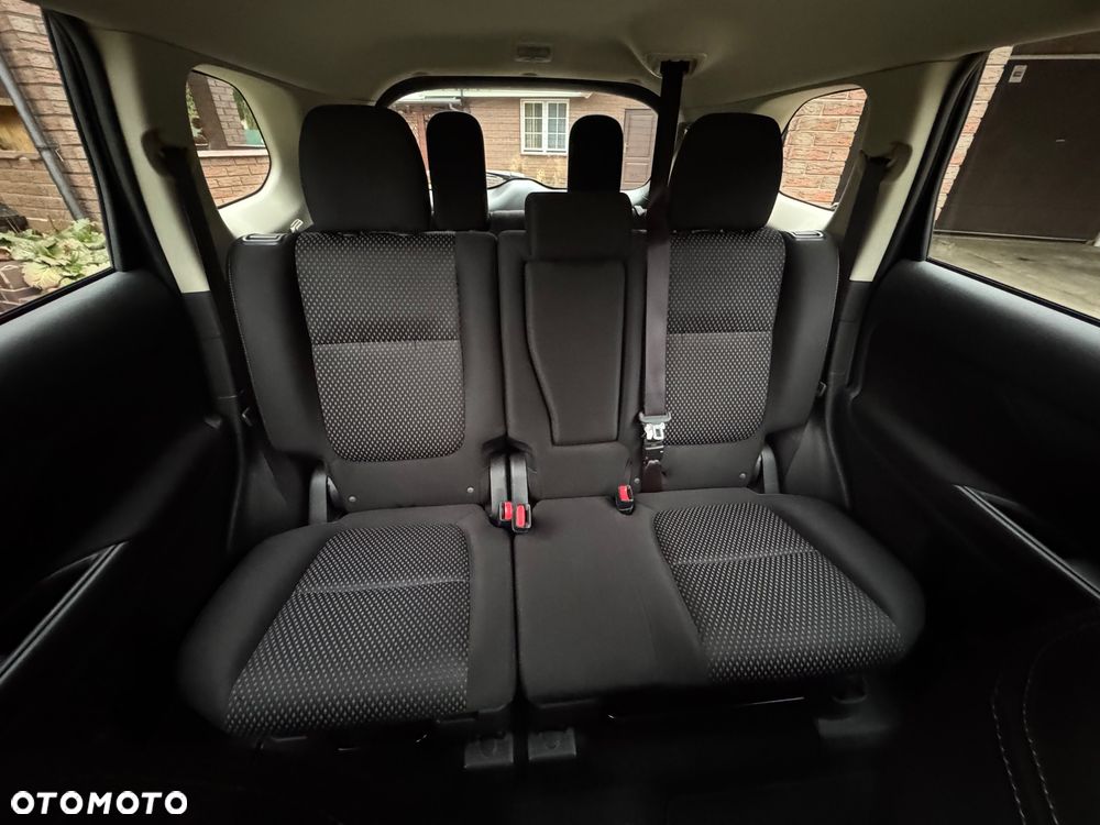 Mitsubishi Outlander 2.4 4WD CVT Intense - 17