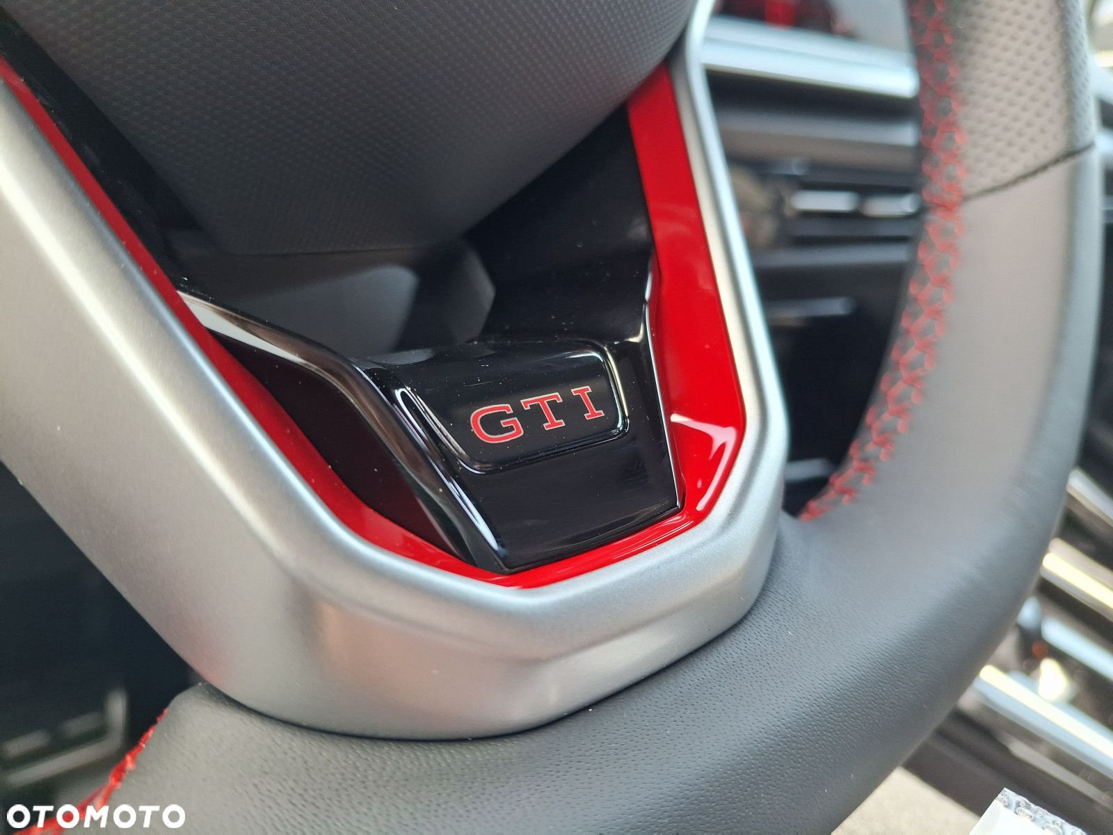 Volkswagen Golf - 18