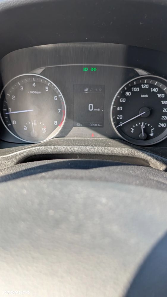 Hyundai Elantra - 12