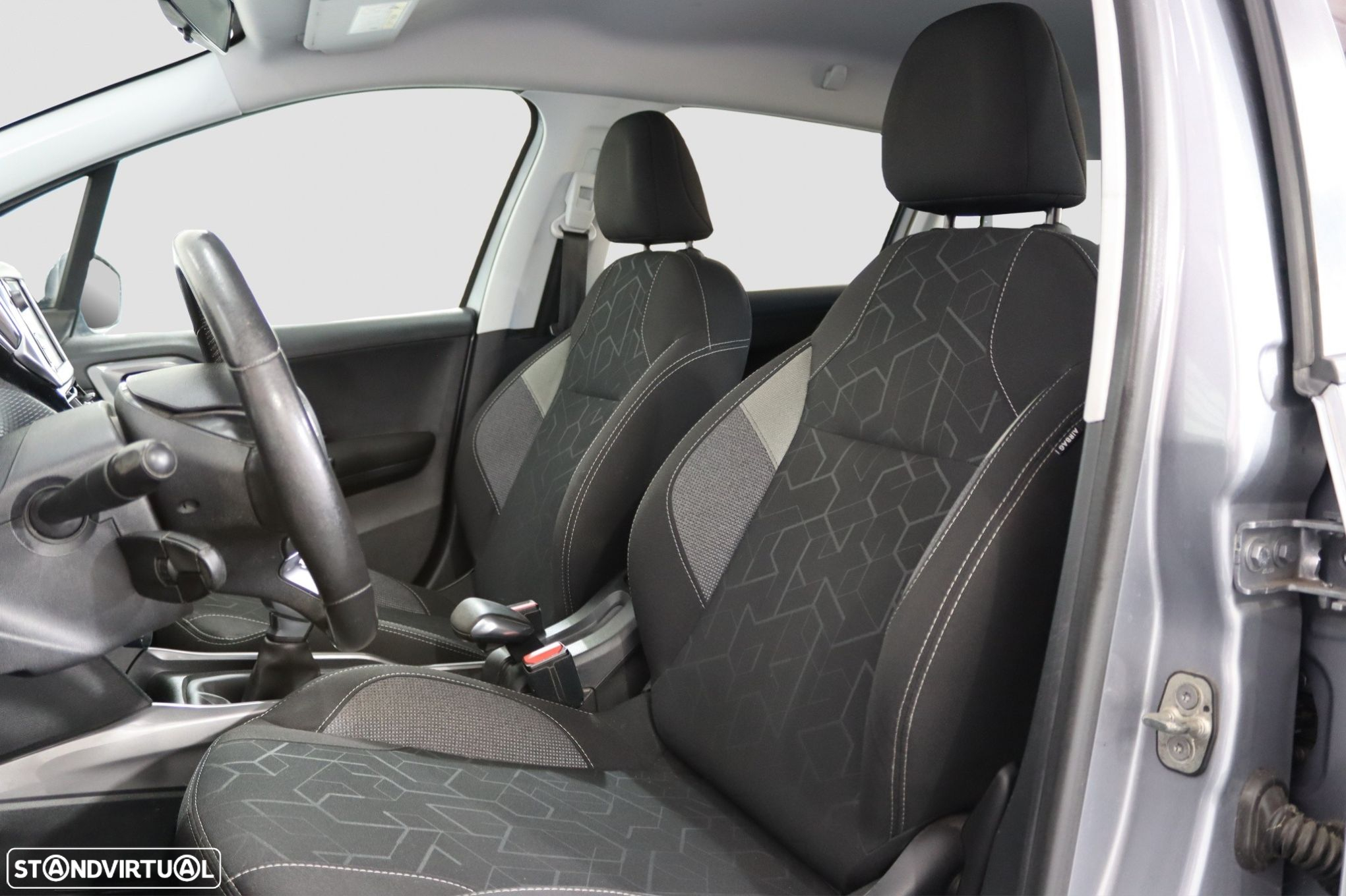Peugeot 2008 - 11