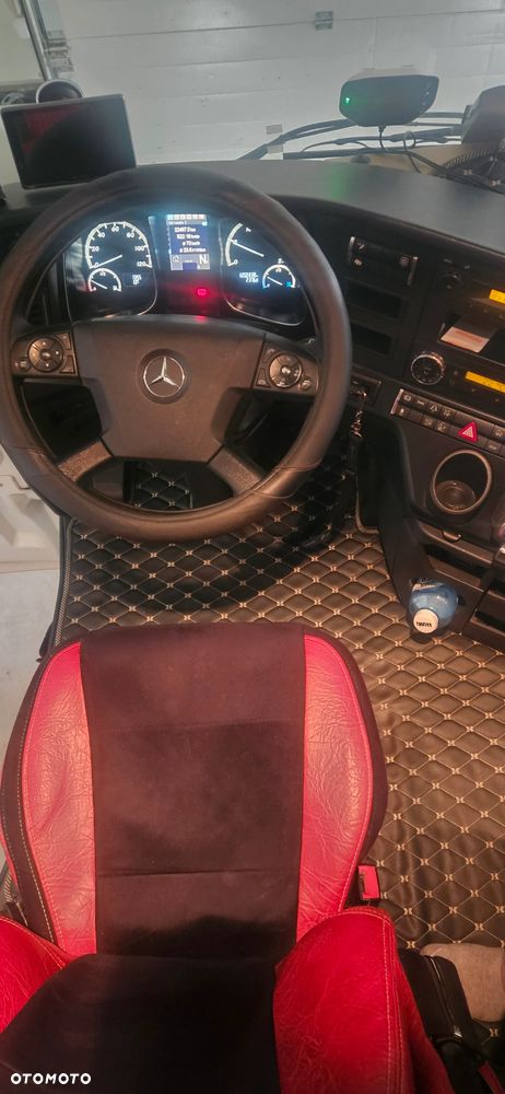 Mercedes-Benz Actros - 6