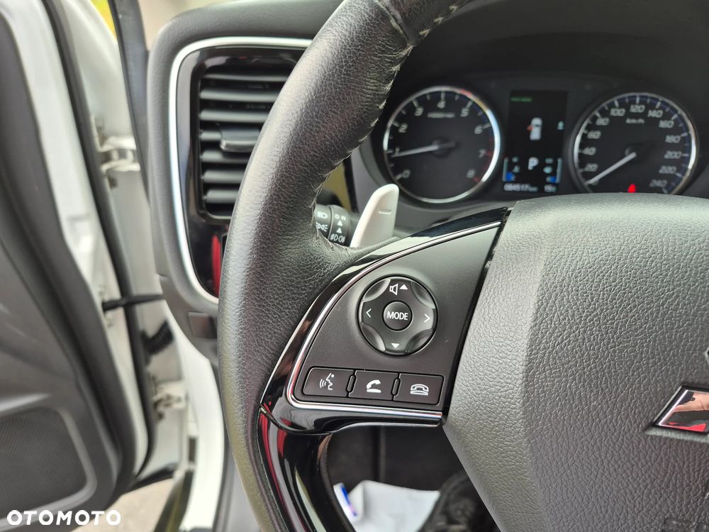 Mitsubishi Outlander - 21