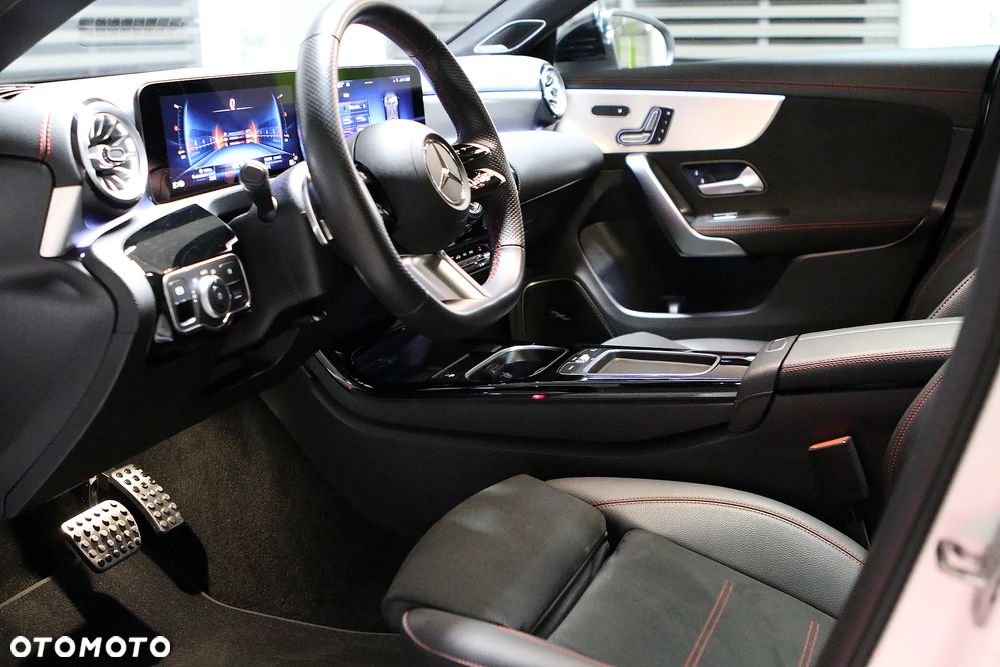 Mercedes-Benz CLA 250 4Matic 7G-DCT AMG Line - 19
